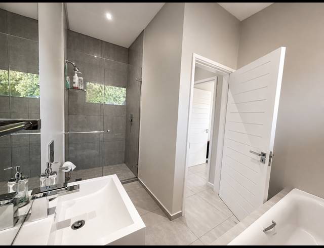 3 BEDROOM HOUSE TO LET IN BALLITO CENTRAL